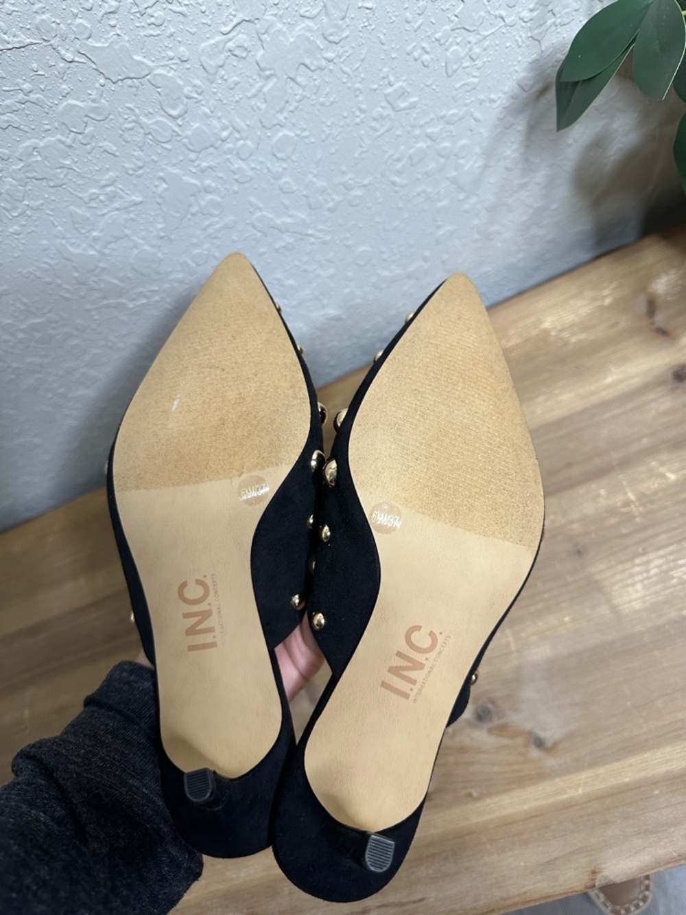I.N.C. Women's Genevie Black and gold studded Pointed Toe Heeled Mules size 6.5 - Picture 11 of 15